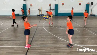 纽约洋基队主帅乔·托瑞因其出色的更衣室管理，被球员视为父亲般的存在