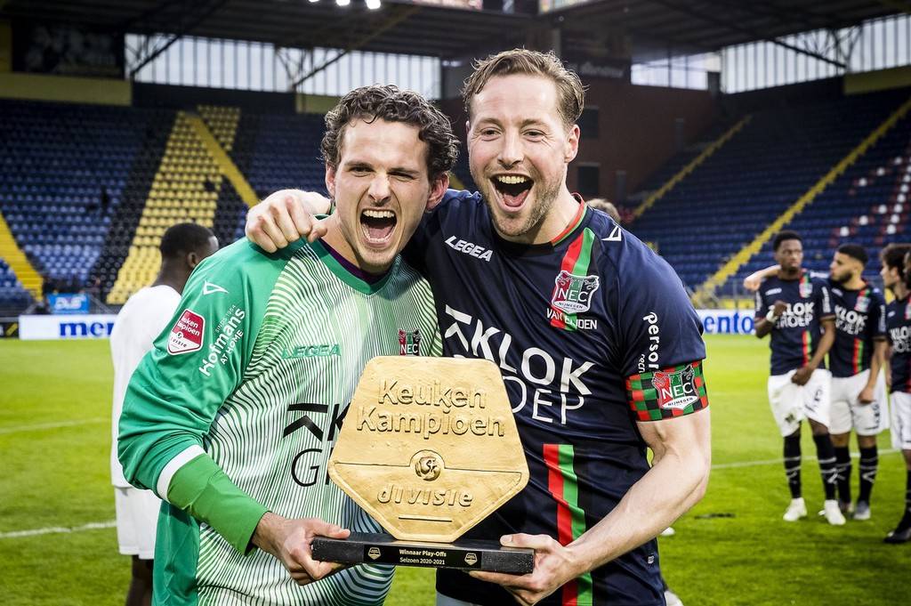 国家队与荣 国家队与荣