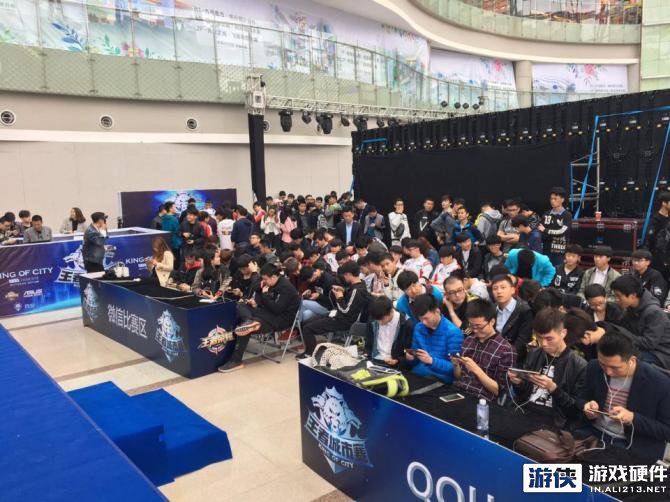 受采访时透 受采访时透